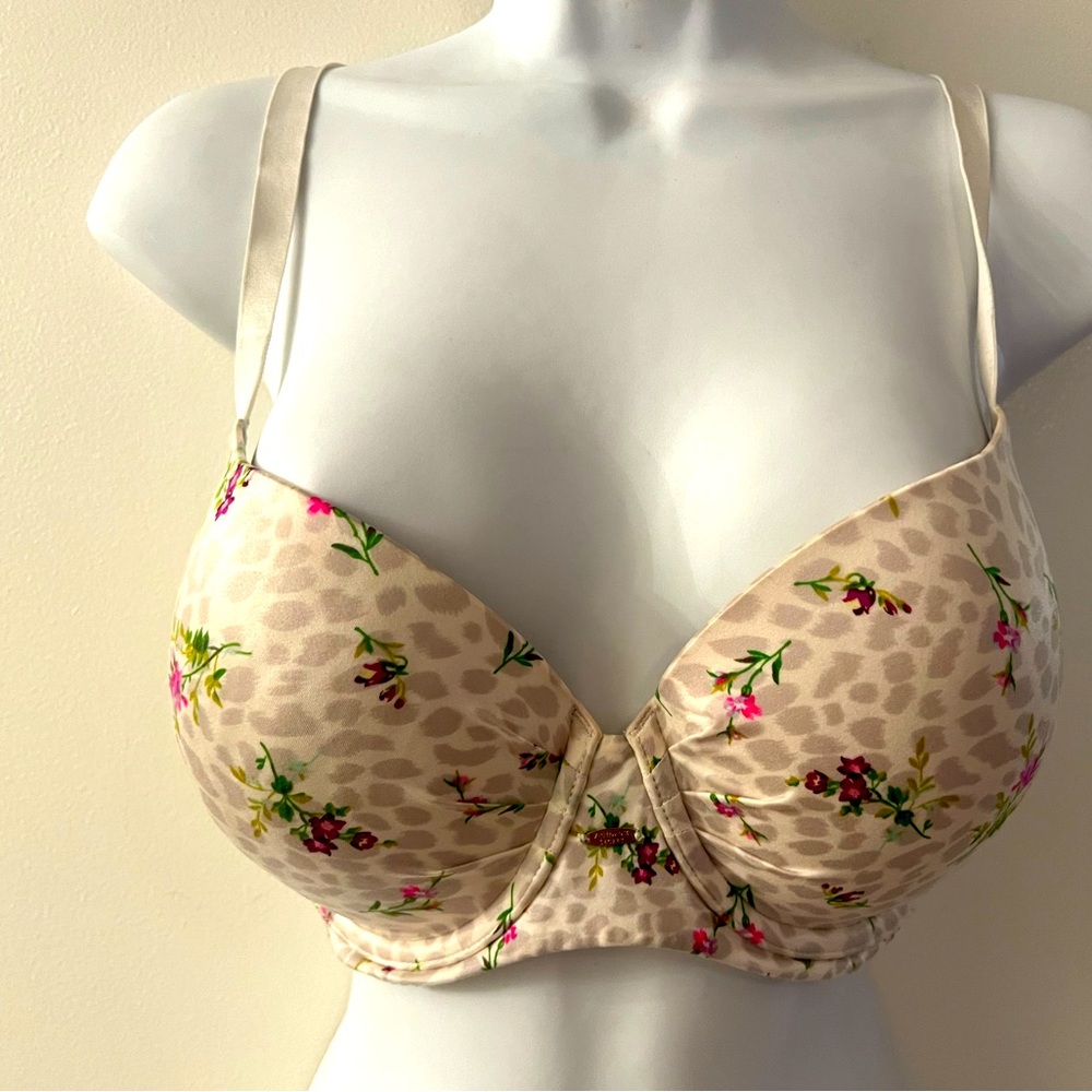 Victoria’s Secret Fabulous Push Up Bra